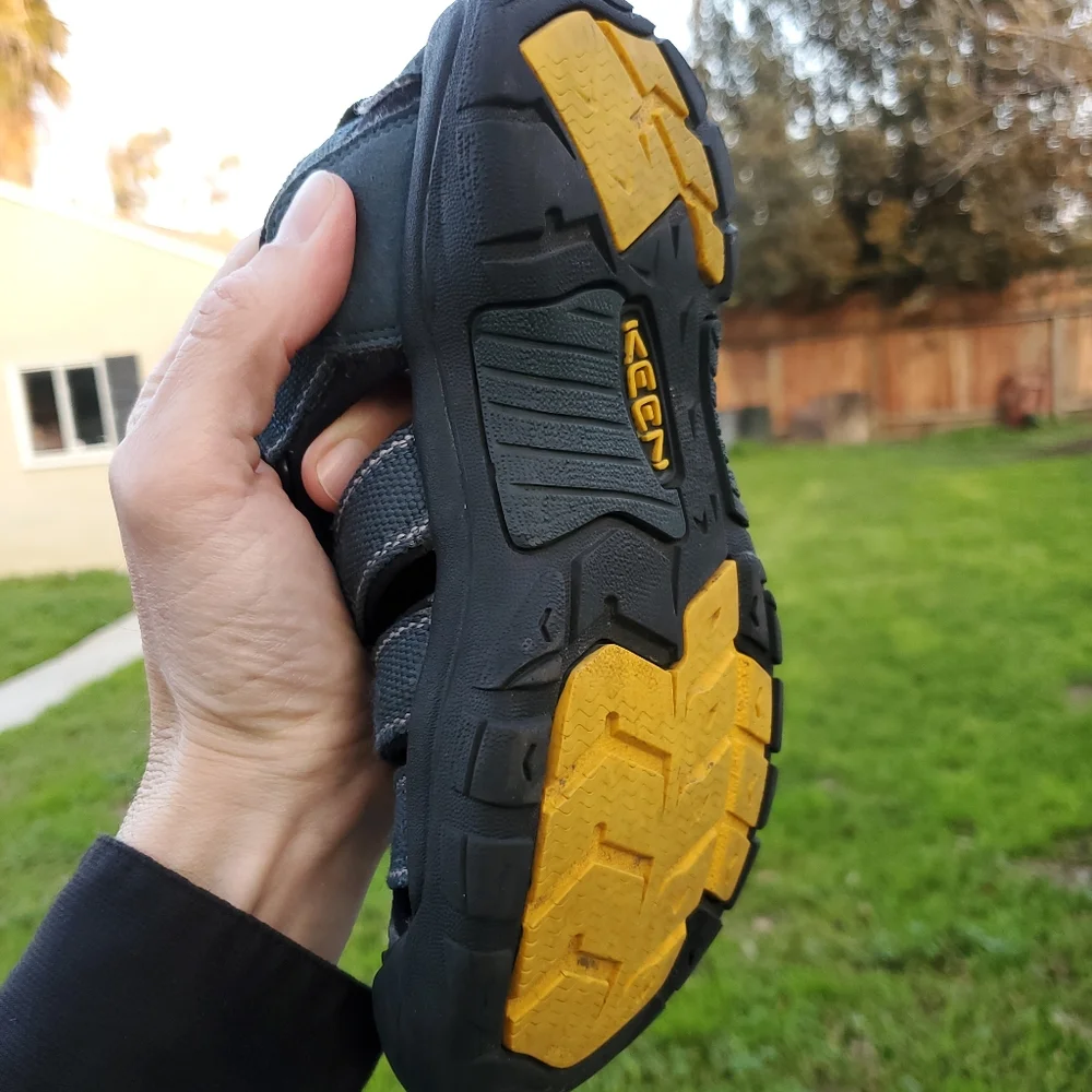 Keen Water Hiking Sandal Shoes. kids size 3. GPWC. Blue. Plenty of life left.